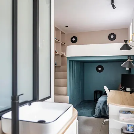 Mind Design Studio, Center *