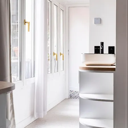Mind Design Studio, Center Apartment Paris