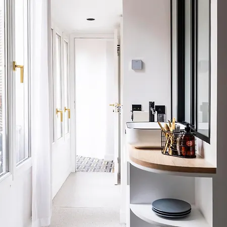 Mind Design Studio, Center *