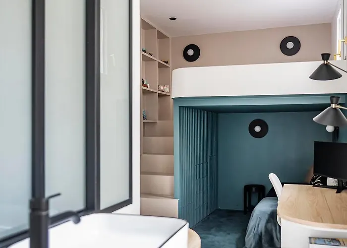 Mind Design Studio, Center *